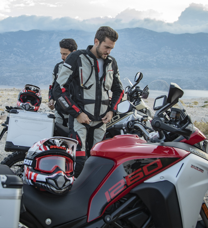 Мотоэкипировка Ducati | Мужская и женская одежда и аксессуары для байкеров